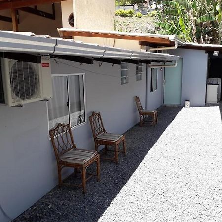 Pouse Bem Apartman Blumenau Kültér fotó